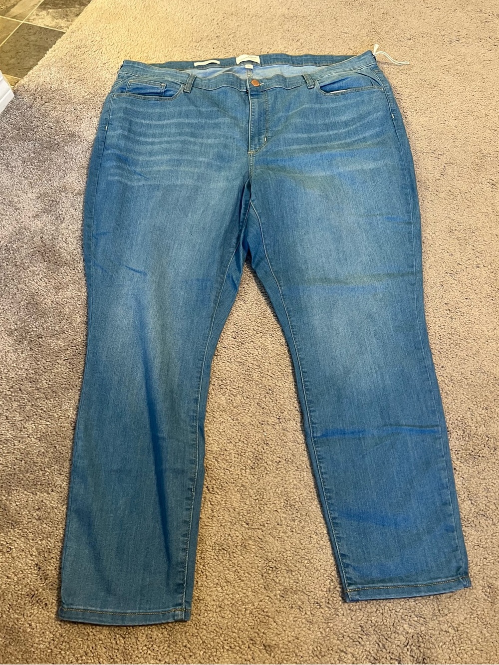 NWOT Universal Thread Jeans